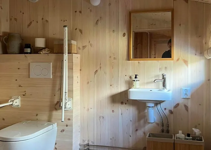 Premium By Reinsvatn With Scenic Views